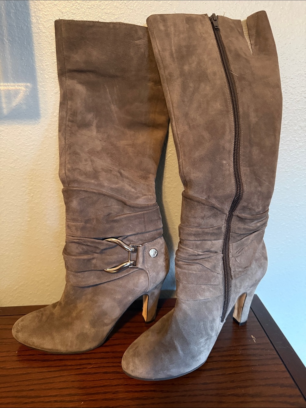 Antonio Melani Knee-High Suede Heeled Gray Boots with Buckle size 6M